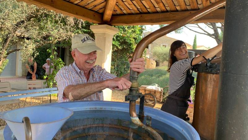 Atelier distillation de lavande à l'ancienne 