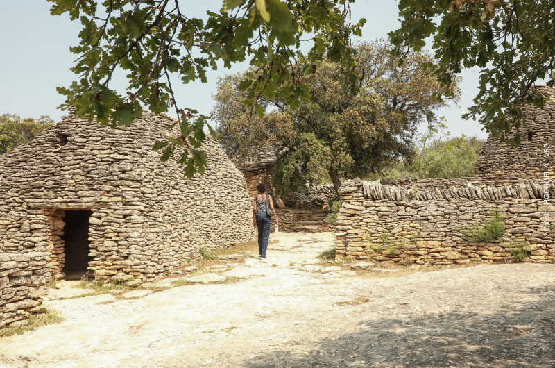 Maisons troglodytes au village des Bories près de Gordes, à 10 minutes du Musée de la Lavande